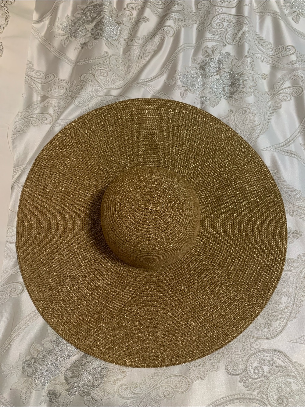 Elegant Wide-Brim Straw Sun Hat in Tan